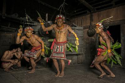 Find the Peacefulness with Mentawai Tribe